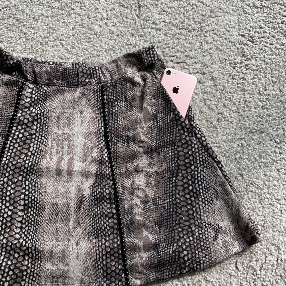 ✨”It has pockets!” Skater Skirt✨ - Picture 7 of 11
